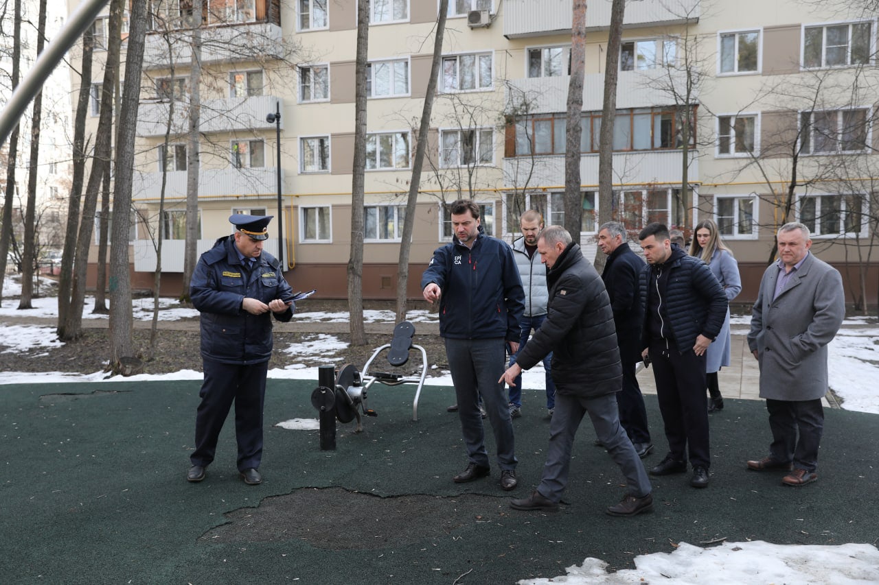 Новости раменского. Уборка дворовой территории. Технология зимней уборки дворовых территорий. Неволин Раменское глава. Двор и дворовое место.